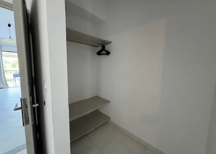 Mountainhouse * Vournikas